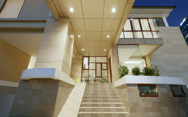Plaza 54 Residence (Vaccinated Staff)