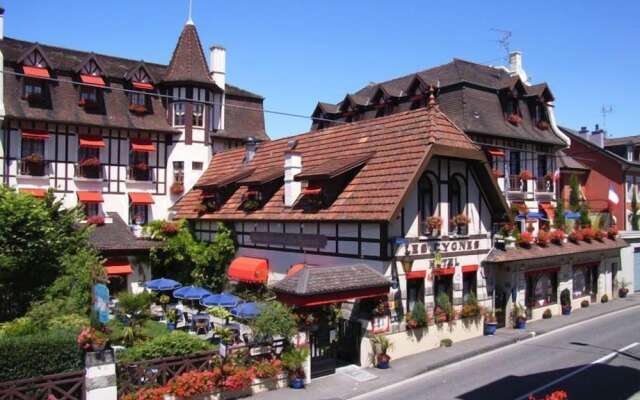 hotelImage