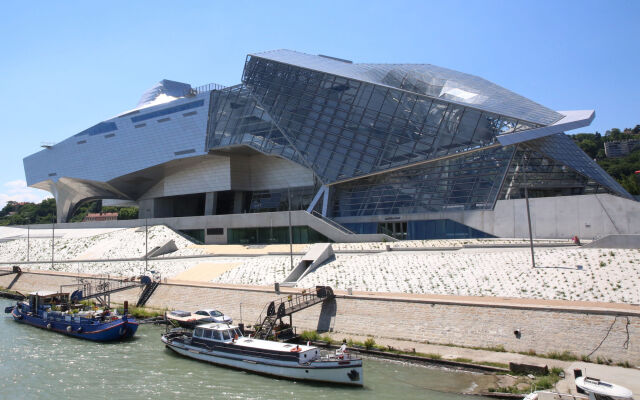 Novotel Lyon Centre Confluence Bord de Saone