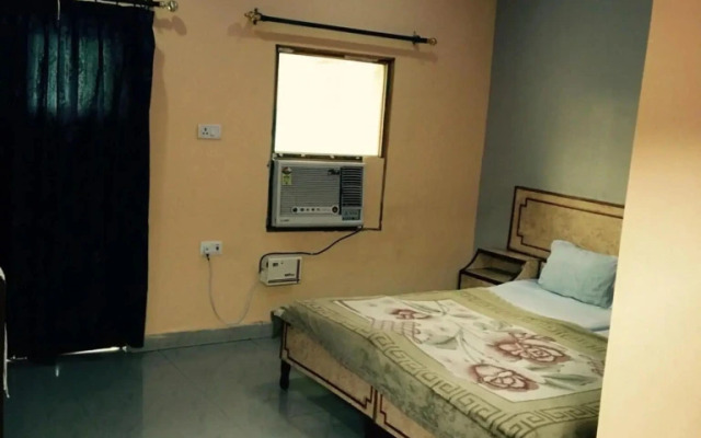 OYO Flagship Hotel Lila