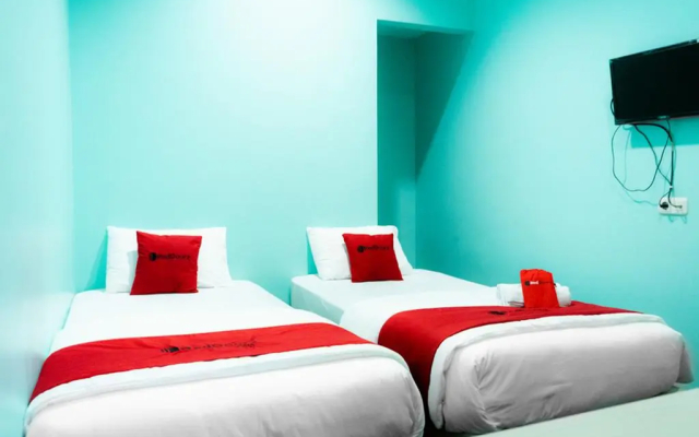 RedDoorz near Gajah Mada Street Semarang