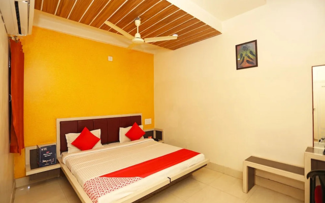 Oyo 23395 Hotel Taj & Restaurant