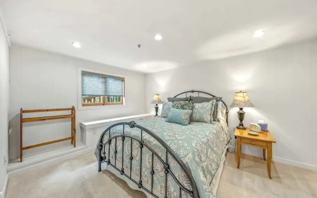 Carmel Romantic Escape for 2