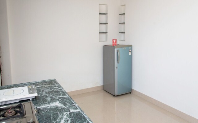 OYO 14110 Home Modern Stay Airport Road
