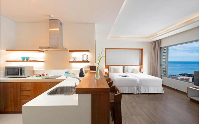 A La Carte Da Nang Beach