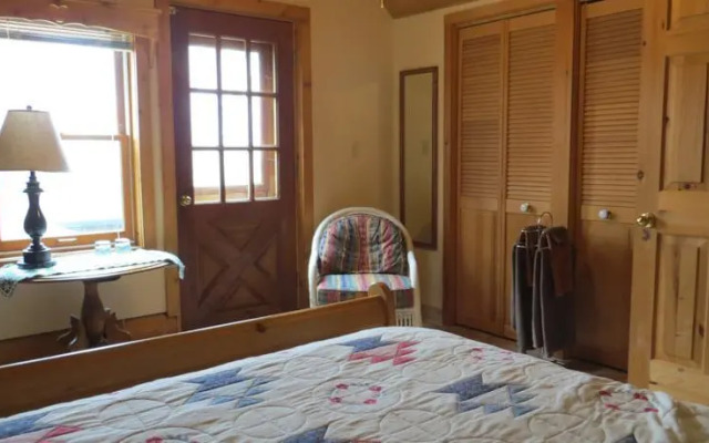 Bed & Breakfast at Chesley Lake