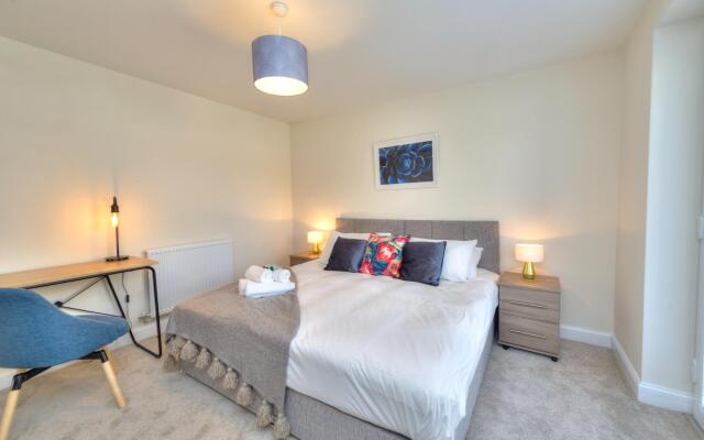 Executive Fairfields Apartment