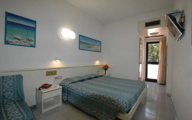 Hotel Crystal & Residence