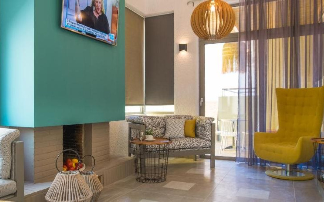 Sunshine Hotel Studios