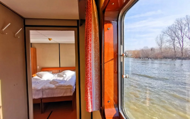 MS DIANA - Nava de croaziera pe Dunare