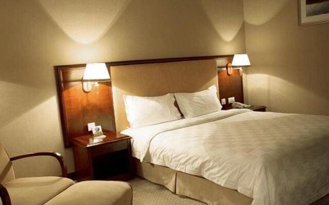 Four Seas Hotel