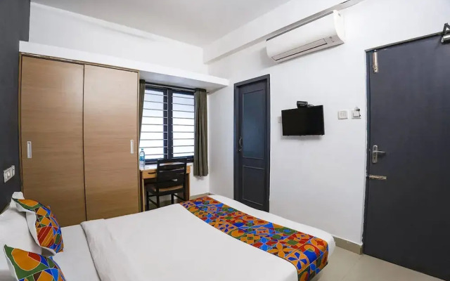 Oyo 24052 Flagship Covelong Residency