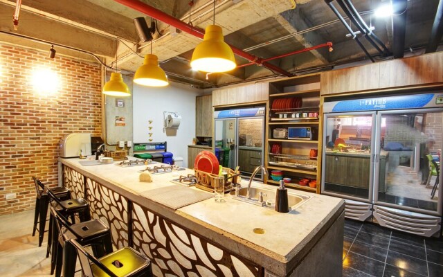 Los Patios Suites Hostal