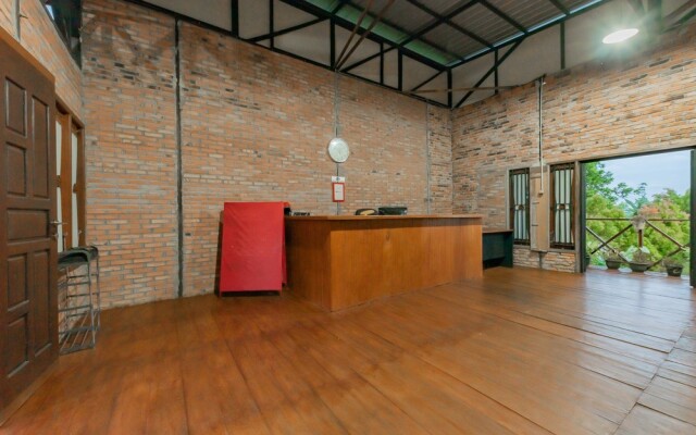 RedDoorz near GOR Parenggean