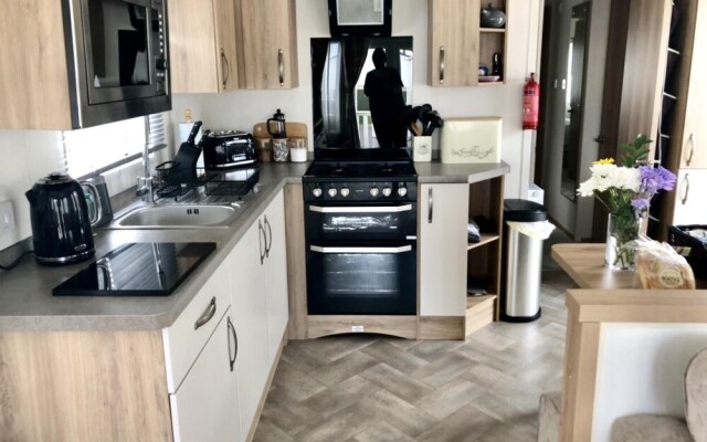 Inviting Static Caravan in Whitstable, Kent