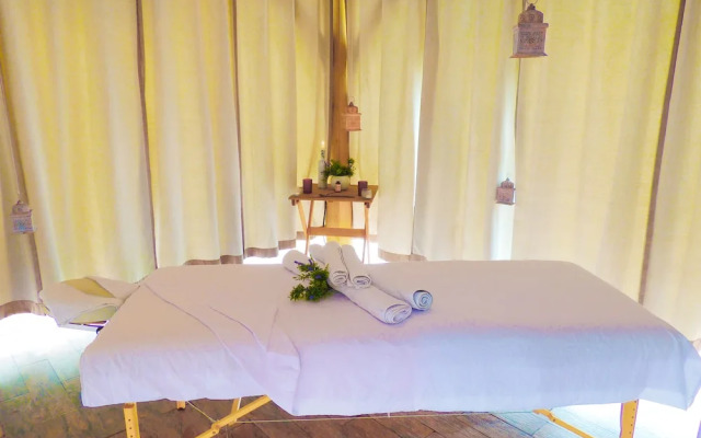 Royal Aqua Luxury Hotel & Spa