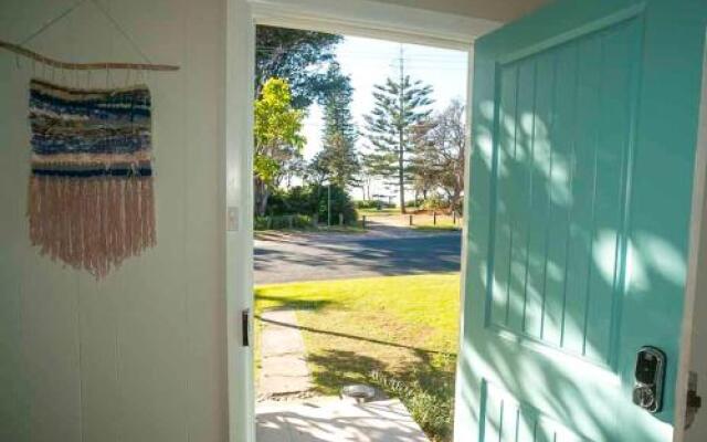 Tallowood beachfront cottage