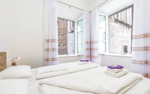 Old Town Finest - Two-bedroom Apartment - Lucarica 4 Street