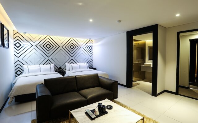 Jeonju Mari Hotel Park Store