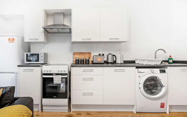 2 Bed-ground Floor-free Parking