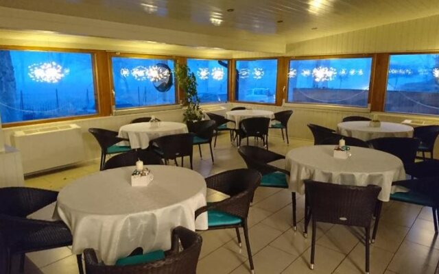 Balaton Colors Beach Hotel
