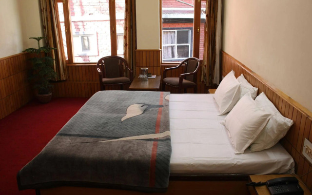 Hotel New Adarsh
