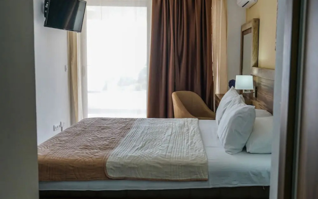 HOTEL MEDITERRANEO LIMAN free private beach for hotel guest