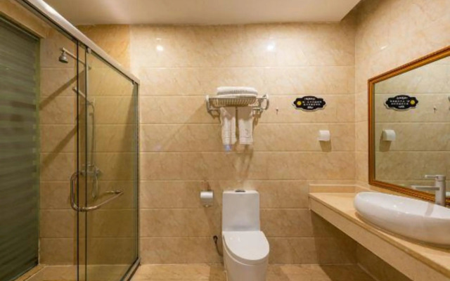 Xingdi Qingshe Hotel (Baiyun Middle Road Subway Station)