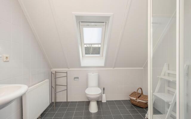 Thatched Villa With 2 Bathrooms Near Appelscha