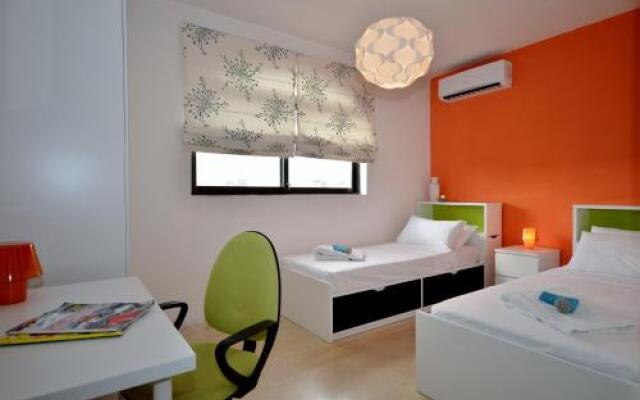 City Living Suite Tk 3 Rm 3