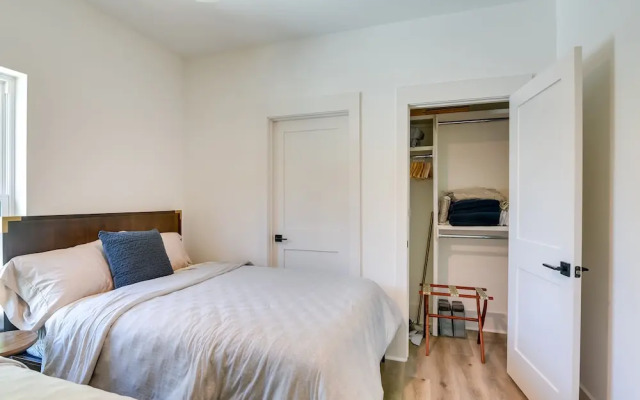 Upscale Home w/ 2 Balconies in Galveston!