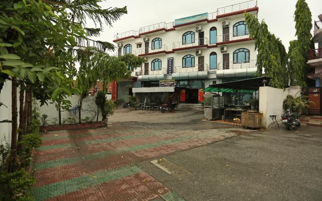 Capital O 9905 Hotel Doon Star