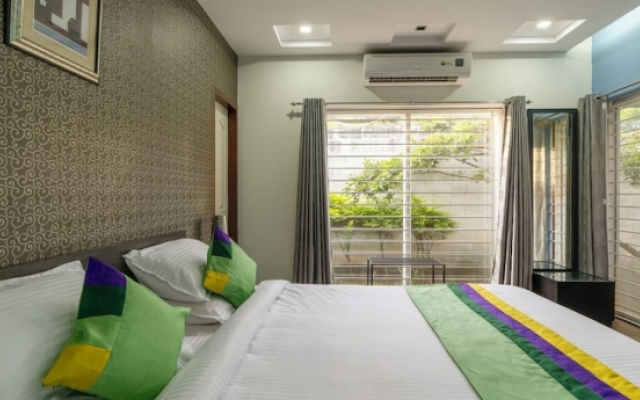 Treebo Trend Midvalley Residence