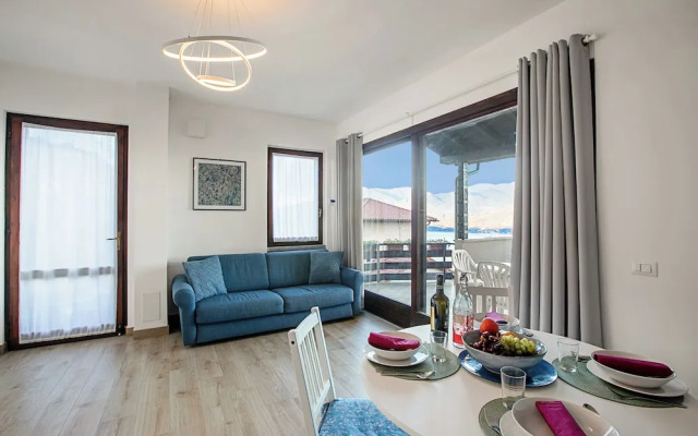 Lake View Terrace Over The Borromean Isla