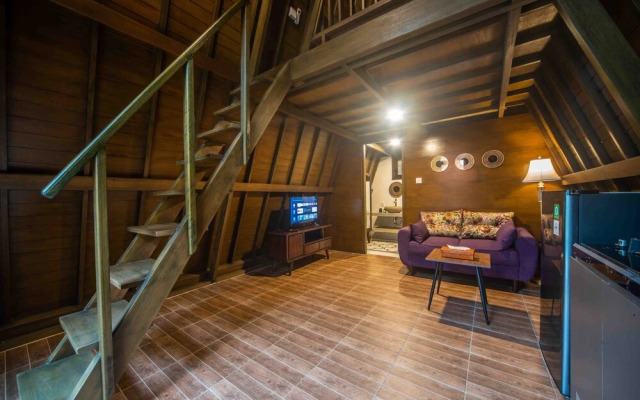 Rumah Kayu Tatiya Villa