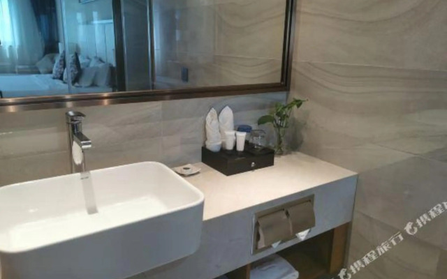 Up Fashion Hotel (Zhongshan North Station)