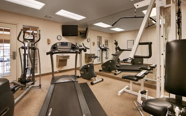 Best Western Plus A Wayfarer's Inn and Suites