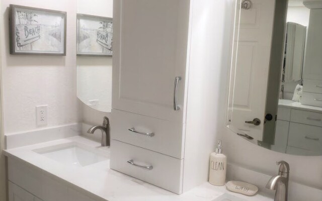 Hickory Bay West 407 - MO