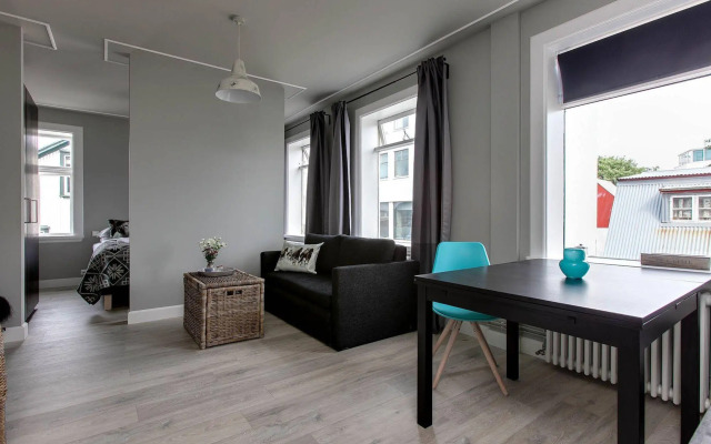 Thomsen Apartments