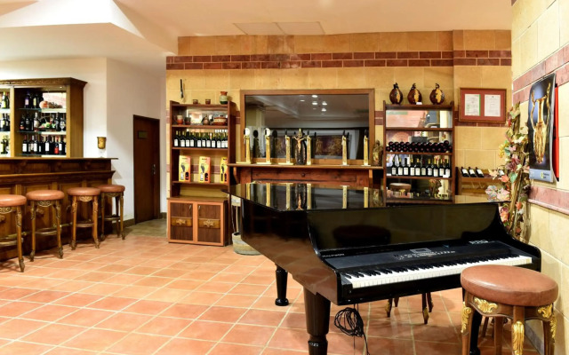Estreya Residence Hotel and SPA
