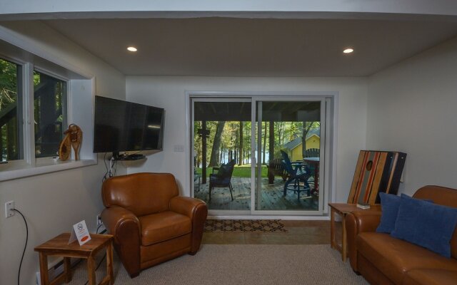 Lakeside Dreamin' 4 Bedroom House