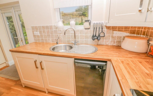 2 Riverside Cottages