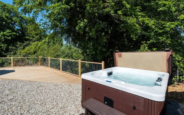 Weedingshall Lodges