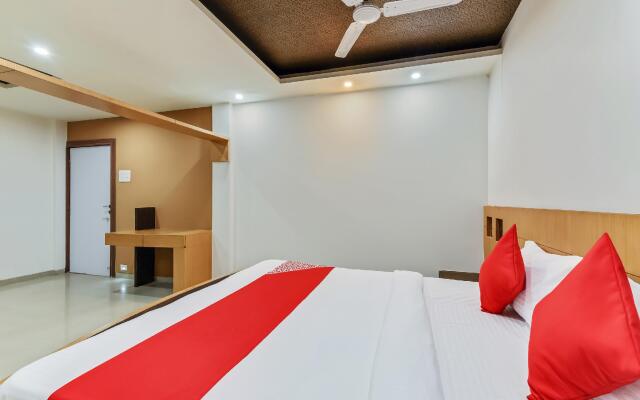OYO Flagship 35803 Sachin Regency