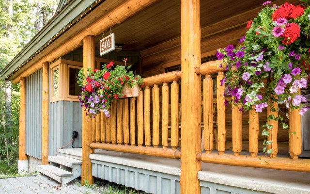 Snow Creek Cabins by Fernie Lodging Co.