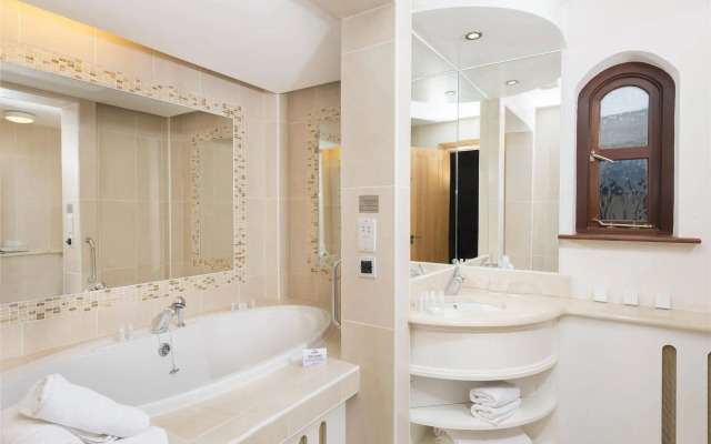 Delphi Resort