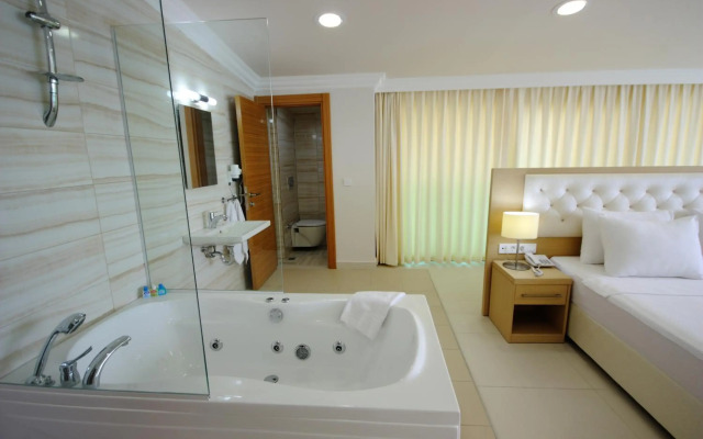 Dragut Point North Hotel