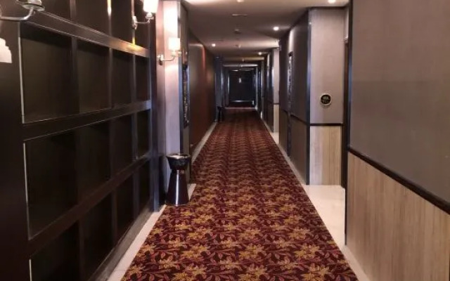 Linhai Phoenix Town Business Hotel
