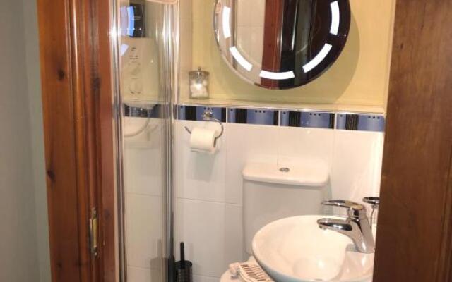 Tranquil accommodation in a great location.