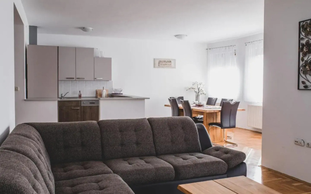 Helles 3 Schlafzimmer Apartment zwischen Zagreb Zentrum & Natur